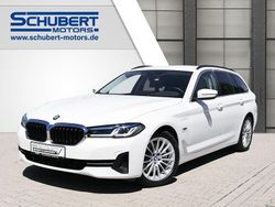 Weiß Gebraucht 2024 BMW 530e Sport Line Kombi | 48.190 € (Teuer)