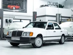 Weiß Gebraucht 1988 Mercedes 200 Limousine | 12.890 €