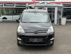 Schwarz Gebraucht 2016 Citroën Berlingo SELECTION Van / Kleinbus | 8.700 € (Fairer Preis)