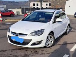 Weiß Gebraucht 2013 Opel Astra Exklusiv Limousine | 6.500 € (Guter Preis)