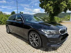Schwarz Gebraucht 2019 BMW 320 Advantage Kombi | 19.200 € (Etwas zu teuer)