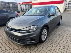 Grau Gebraucht 2019 VW Golf Limousine | 9.999 €