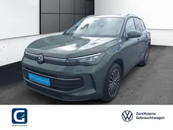 Grün Gebraucht 2024 VW Tiguan Life SUV | 37.460 € (Guter Preis)