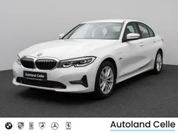 Alpineweiss uni300schwarz Gebraucht 2022 BMW 320e Sport Line Limousine | 29.499 € (Guter Preis)
