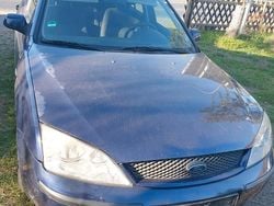 Blau Gebraucht 2002 Ford Mondeo Limousine | 1.500 € (Fairer Preis)