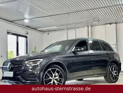 Grau Gebraucht 2021 Mercedes GLC220 AMG line SUV | 43.980 € (Teuer)