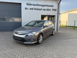 Grau Gebraucht 2012 Hyundai i30 Edition Limousine | 6.600 € (Fairer Preis)