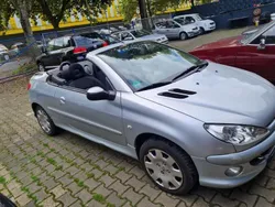Silber Gebraucht 2006 Peugeot 206 CC Platinum Cabrio | 1.999 € (Fairer Preis)
