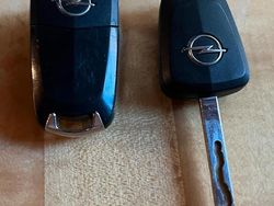 Blau Gebraucht 2008 Opel Corsa Kleinwagen | 2.500 € (Fairer Preis)