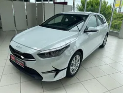 Carraraweiss Neu 2025 Kia Ceed Limousine | 23.970 € (Fairer Preis)