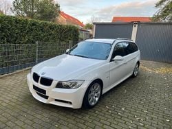 Weiß Gebraucht 2008 BMW 325 Comfort Edition Kombi | 8.300 €