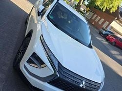 Weiß Gebraucht 2022 Mitsubishi Eclipse Cross Basis SUV | 20.500 € (Superpreis)
