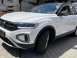 Weiß Gebraucht 2024 VW T-Roc Life SUV | 29.988 € (Fairer Preis)
