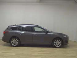 Grau Gebraucht 2022 Ford Focus Cool & Connect Kombi | 12.380 € (Guter Preis)