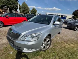 Silber Gebraucht 2013 Skoda Octavia Elegance Kombi | 8.950 € (Fairer Preis)