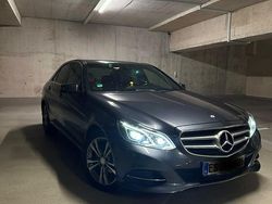 Grau Gebraucht 2013 Mercedes E220 Edition Limousine | 15.300 € (Fairer Preis)