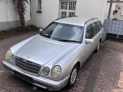 Silber Gebraucht 1997 Mercedes E230 Elegance Kombi | 999 € (Guter Preis)