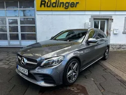 Grau Gebraucht 2018 Mercedes C220 AMG line Limousine | 28.980 € (Etwas zu teuer)
