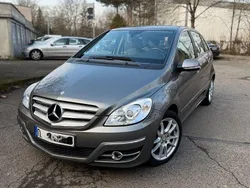 Grau Gebraucht 2011 Mercedes B180 Van / Kleinbus | 7.500 € (Fairer Preis)