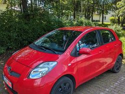 Rot Gebraucht 2009 Toyota Ist Kleinwagen | 2.400 €