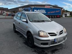 Silber Gebraucht 2001 Nissan Almera Limousine | 3.250 €