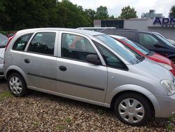 Silber Gebraucht 2004 Opel Meriva Van / Kleinbus | 1.999 € (Fairer Preis)