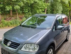 Grau Gebraucht 2006 VW Touran Trendline Van / Kleinbus | 2.800 € (Fairer Preis)