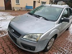 Grau Gebraucht 2006 Ford Focus Kombi | 1.800 € (Superpreis)