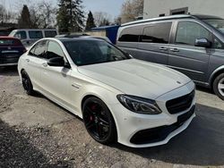 Weiß Gebraucht 2016 Mercedes C63S AMG AMG Limousine | 45.499 € (Fairer Preis)