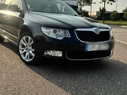 Schwarz Gebraucht 2012 Skoda Superb Kombi | 7.450 € (Fairer Preis)