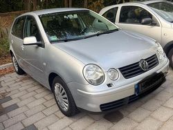 Silber Gebraucht 2003 VW Polo Kleinwagen | 2.990 € (Etwas zu teuer)