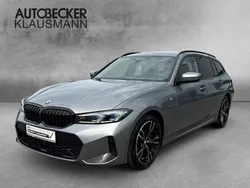 Grau Gebraucht 2024 BMW 320 M Sport Kombi | 52.637 €