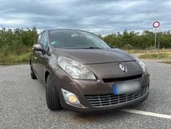 Gold Gebraucht 2010 Renault Grand Scénic III LIMITED Van / Kleinbus | 3.200 €