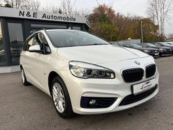 Weiß Gebraucht 2017 BMW 218 Gran Tourer Sport Line Van / Kleinbus | 11.990 € (Superpreis)