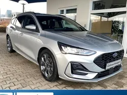 Silber Gebraucht 2023 Ford Focus ST-Line Kombi | 23.990 € (Guter Preis)