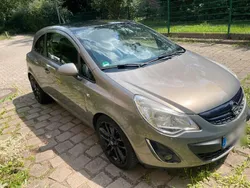 Grau Gebraucht 2012 Opel Corsa Color Edition Kleinwagen | 3.200 € (Fairer Preis)