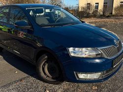 Blau Gebraucht 2016 Skoda Rapid Cool Edition Kombi | 3.800 € (Fairer Preis)