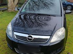 Schwarz Gebraucht 2008 Opel Zafira Van / Kleinbus | 2.900 € (Fairer Preis)