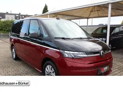 Schwarz Gebraucht 2024 VW Multivan Life Van / Kleinbus | 55.950 € (Etwas zu teuer)