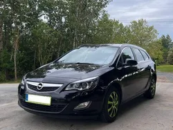 Schwarz Gebraucht 2011 Opel Astra Innovation Kombi | 5.690 € (Fairer Preis)