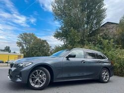 Grau Gebraucht 2021 BMW 330e Sport Line Limousine | 20.900 € (Guter Preis)