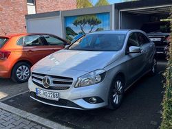 Grau Gebraucht 2014 Mercedes A200 Style Limousine | 10.990 € (Guter Preis)
