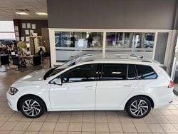 Weiß Gebraucht 2017 VW Golf VII Sound Kombi | 10.990 € (Fairer Preis)