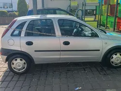 Silber Gebraucht 2002 Opel Corsa Kombi | 2.000 € (Etwas zu teuer)