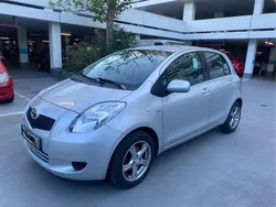 Grau Gebraucht 2007 Toyota Yaris Luna Limousine | 2.400 € (Fairer Preis)