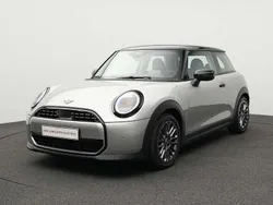 Grau Gebraucht 2024 Mini Cooper Classic Kleinwagen | 24.470 € (Guter Preis)