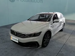 Weiß Gebraucht 2022 VW Passat GTE Kombi | 26.540 € (Teuer)