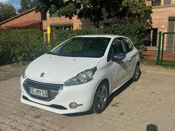 Weiß Gebraucht 2013 Peugeot 208 Allure Kleinwagen | 5.500 € (Fairer Preis)
