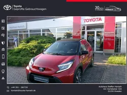Chili red / night sky black Gebraucht 2023 Toyota Aygo X-plore Kleinwagen | 18.990 € (Fairer Preis)