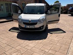 Silber Gebraucht 2018 Opel Combo Eco Van / Kleinbus | 7.099 €